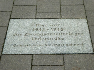 Bodenplatte zum Zwangsarbeiterlager in der Lederstraße